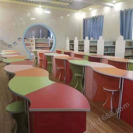 智学校园学生彩色拼接桌 组合六边形桌梯形桌  质量可靠 免费安装