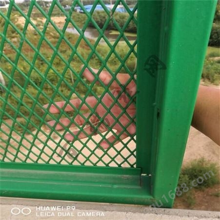 百瑞 桥梁防抛网 高速桥护栏网 菱形孔钢板网护栏