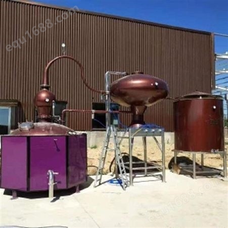 新乡森科1000升白兰地蒸馏设备二个蒸酒锅一个蒸皮渣锅