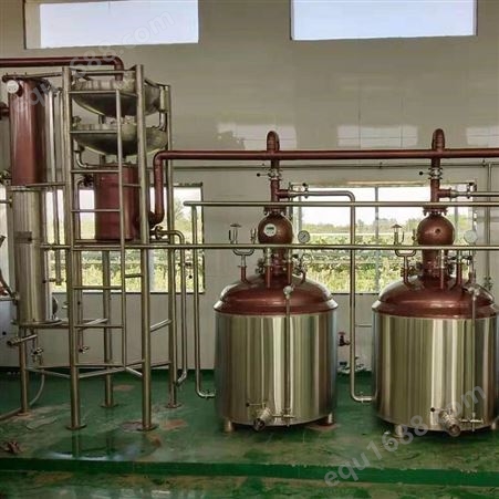 新乡森科1000升白兰地蒸馏设备二个蒸酒锅一个蒸皮渣锅