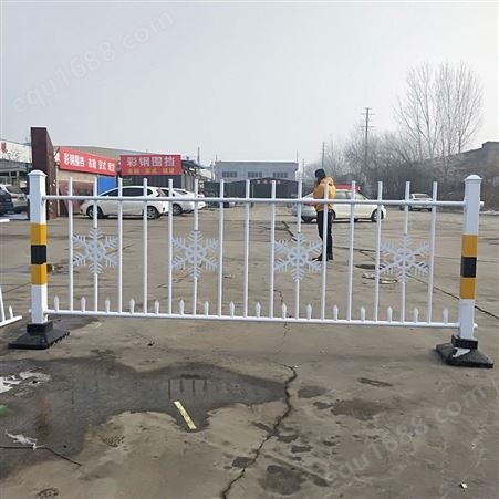 市政京式道路护栏公路围栏马路隔离栏交通京式锌钢护栏